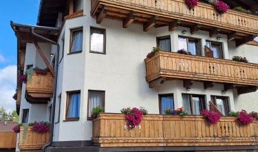 Zwei Hirsche, © bookingcom