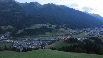 Balkonausblick auf Heinfels, Abend