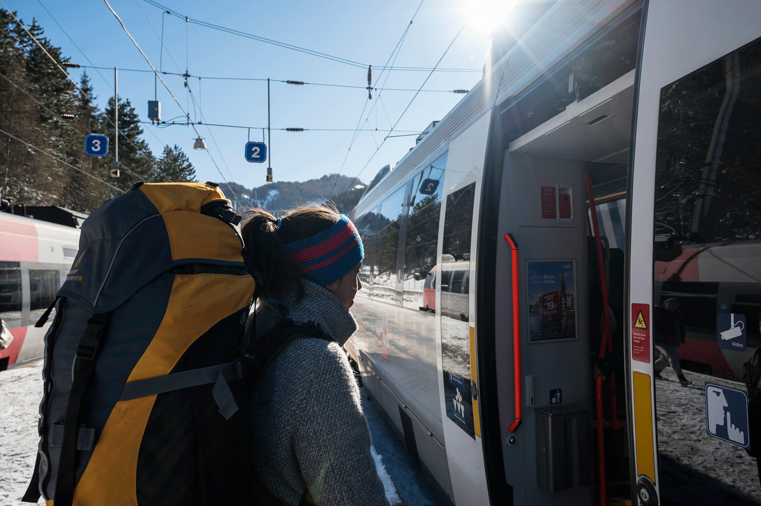 Steinach in Wipptal Valley can be reached by regional railway from Innsbruck within a 20-minute ride. From there, the side valleys are easily accessible by bus.