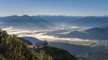 Looking over the Gruttenhütte towards the Main Alpine Ridge, © hochzweimedia