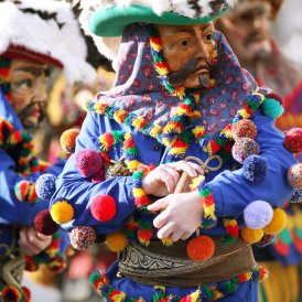 Carnival celebrations in the &bdquo;MARTHA&ldquo; villages north-east of Innsbruck feature &bdquo;Muller&ldquo; and &bdquo;Matschgerer&ldquo;., © Tirol Werbung / Bernhard Aichner