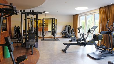 Fitness room with cardio equipment & power stations