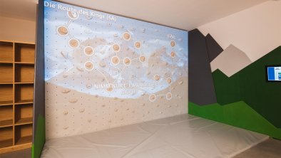 Interactive climbing wall