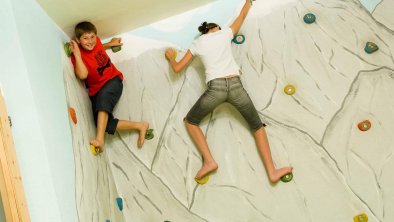 Children's playroom - climbing wall