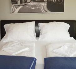 Direkt am Waldrand, ruhig gelegenes Doppelzimmer mit Extrabett, © bookingcom