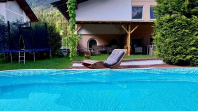 Garten mit Pool