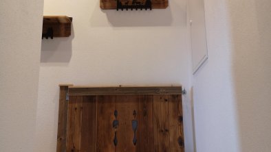 Stiegenhaus / Garderobe - Ferienwohnung Buchmann, © @Ferienwohnung Buchmann - Feller Christina