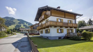 Haus_Obermoser_Thurnbichl_4_Koessen_08_2018_Haus_S, © Nordseite mit Terrasse Typ 1