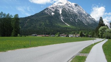 Blick auf die Hohe Munde und Ortsteil Obern, © Christine und Jürgen Conrad