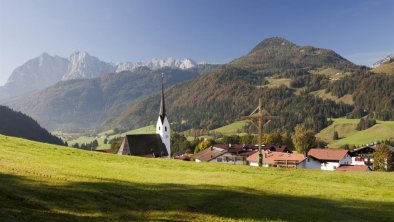 Schwendt mit Blick zum Wilden Kaiser