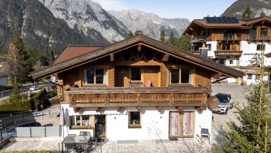 Drohnenfotos Haus mit Gehrenspitze