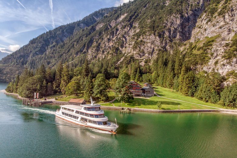 The sightseeing boats which criss-cross Lake Achensee are among the most popular attractions in the region., © Achensee Tourismus