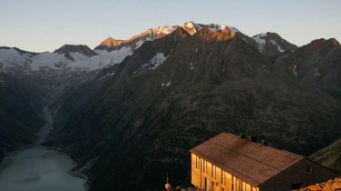 Olperer Hütte hut, © Tirol Werbung/Jens Schwarz