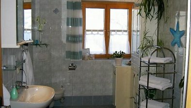 Badezimmer "Talblick"