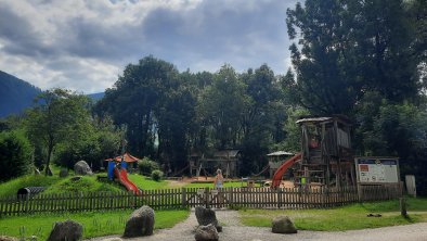 SPIELPLATZ SCHLITTERS