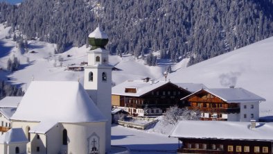 Thierbach with the church