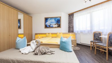 Kartnaller_FeWo3_Schlafzimmer_groß3