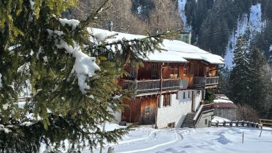 Außenbild Tanne u Schnee