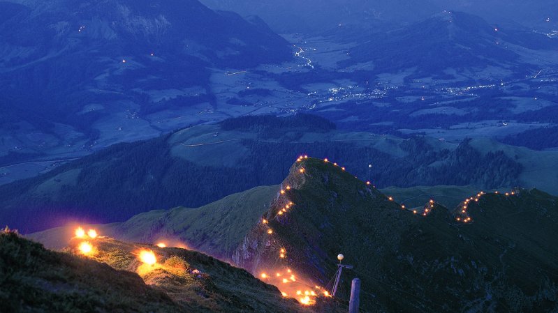 Summer Solstice Fires at Tirol Zugspitz Arena, © Albin Niederstrasser