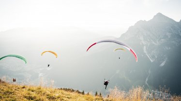 Sonnenaufgang_Paraglider-c-Schlick_2000_47