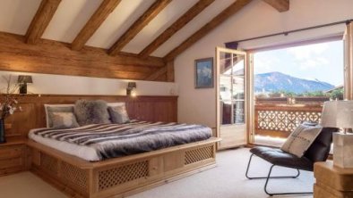 Chalet in St Johann in Tyrol near Kitzbühel, © bookingcom