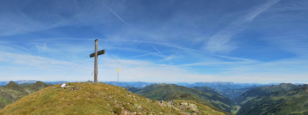 En route to the top of the Torhelm mountain, © Ferienregion Hohe Salve