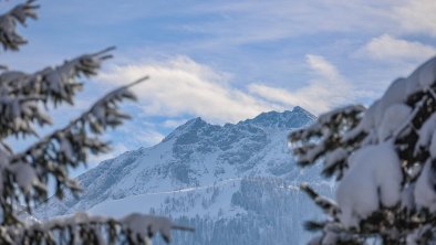 traumhafte Aussicht auf die umliegende Bergwelt