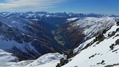 der Blick vom Regenstein durchs Winkeltal, © bergmann franz