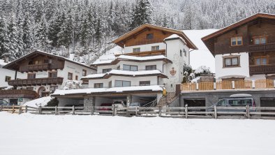 Kartnaller_Haus_Winter1