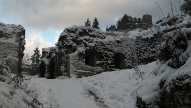 Hiking to Ehrenberg castle