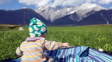 Taking a break on the Mieming Plateau, © Tirol Werbung