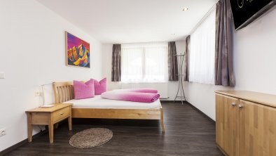 Kartnaller_FeWo5_Schlafzimmer2d