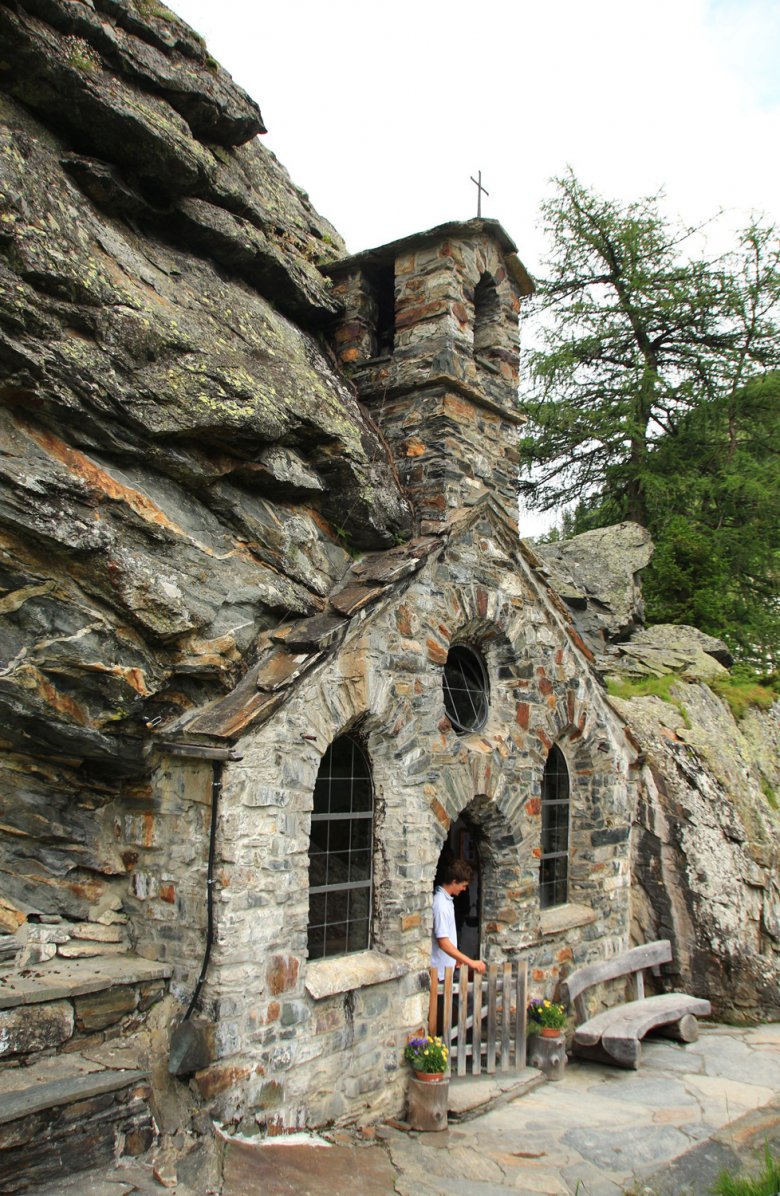 Chapel built into the rock in the Gschl&ouml;sstal Valley.
, © NPHT Wendler Martin