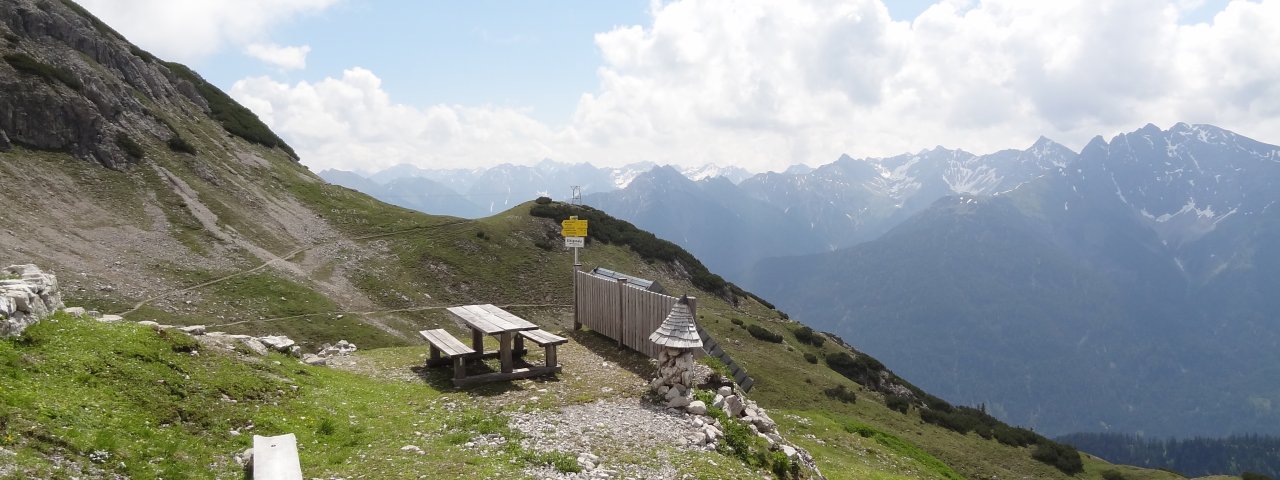 Hermann-von-Barth-Hütte (2,131m), Allgäu Alps | Tirol