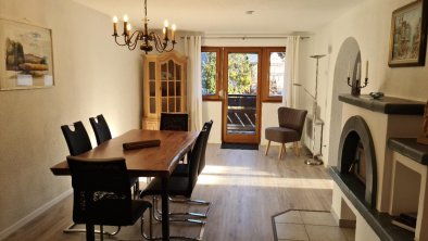 Living Area with Tiled Stove, © Haus Tholler