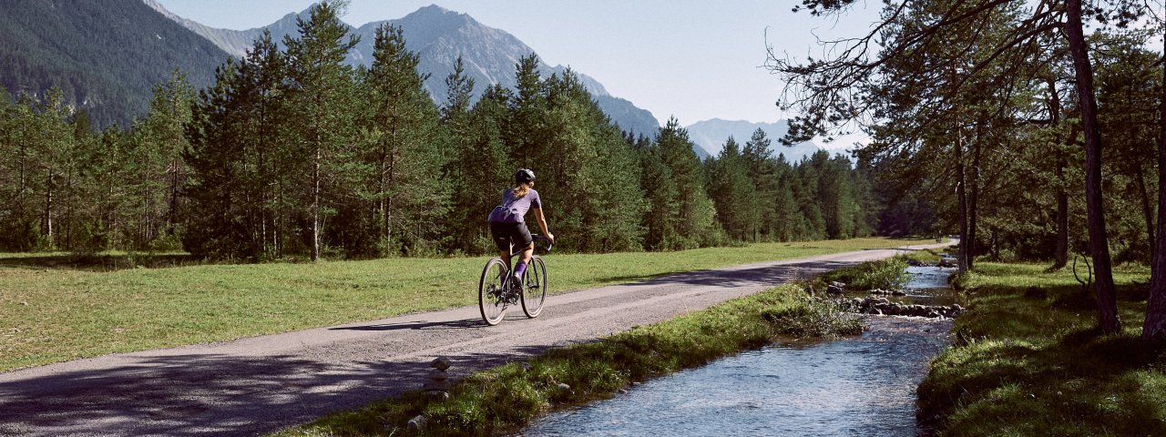 Gravel biking in the Lechtal Valley, © Tannheimer Tal