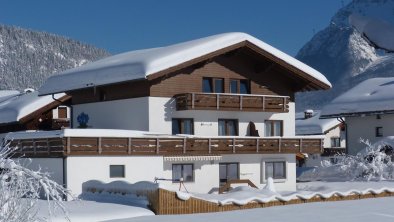 Haus Enzian im Winter