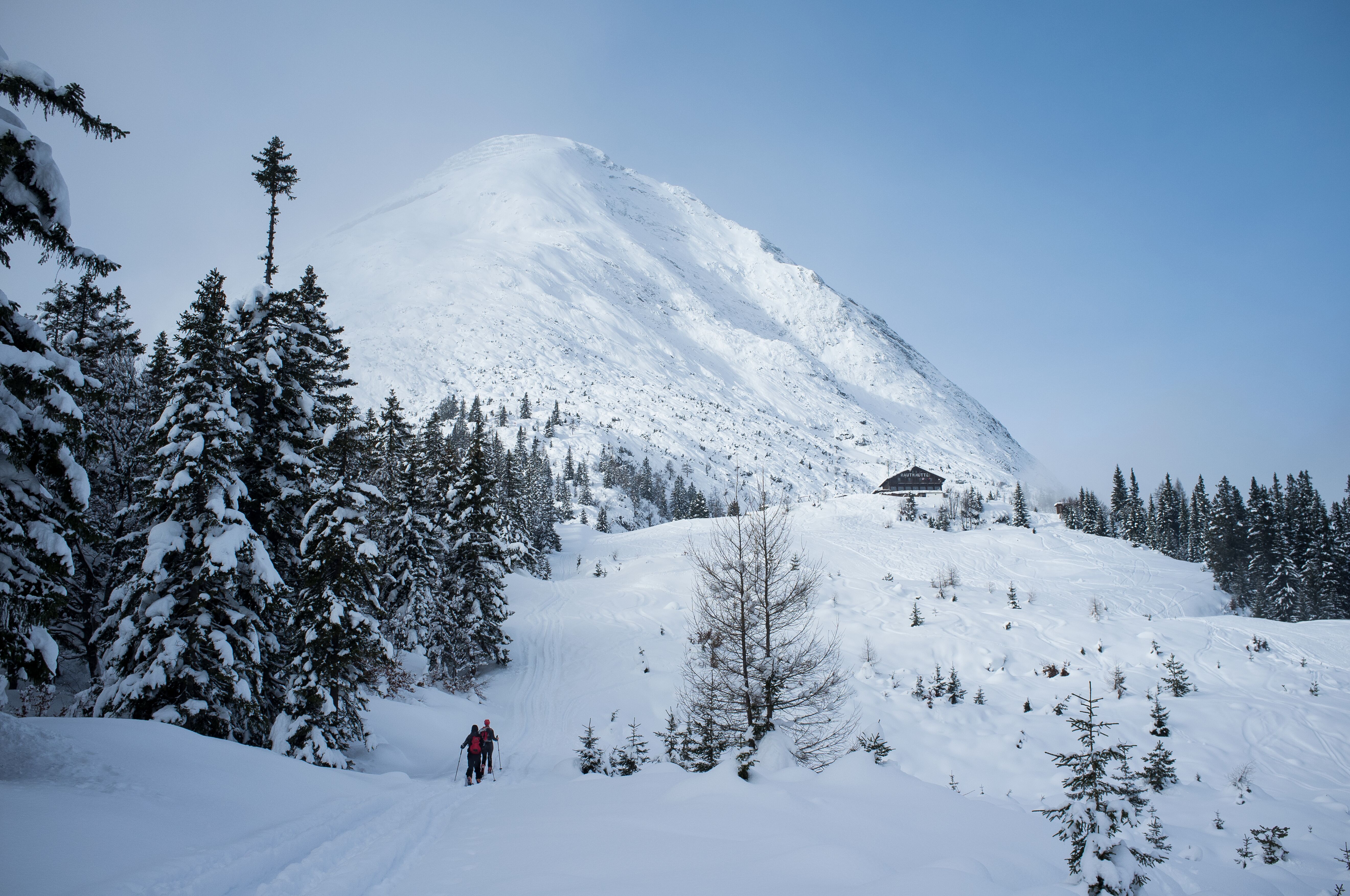 Rauthhütte mit Blick auf die Hohe Munde