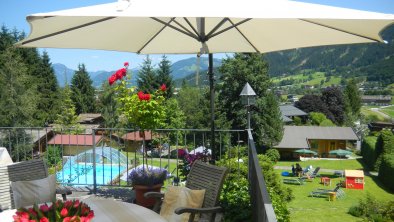 Terrace with panoramic mountain views - breakfast, © Gartenhotel Rosenhof bei Kitzbühel