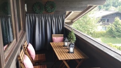 Balcony with view on the Southern Mountains