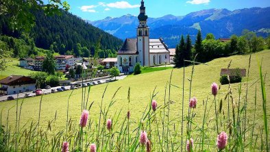 Oberau im Frühling Wildschönau FG Iris Krug Rechte