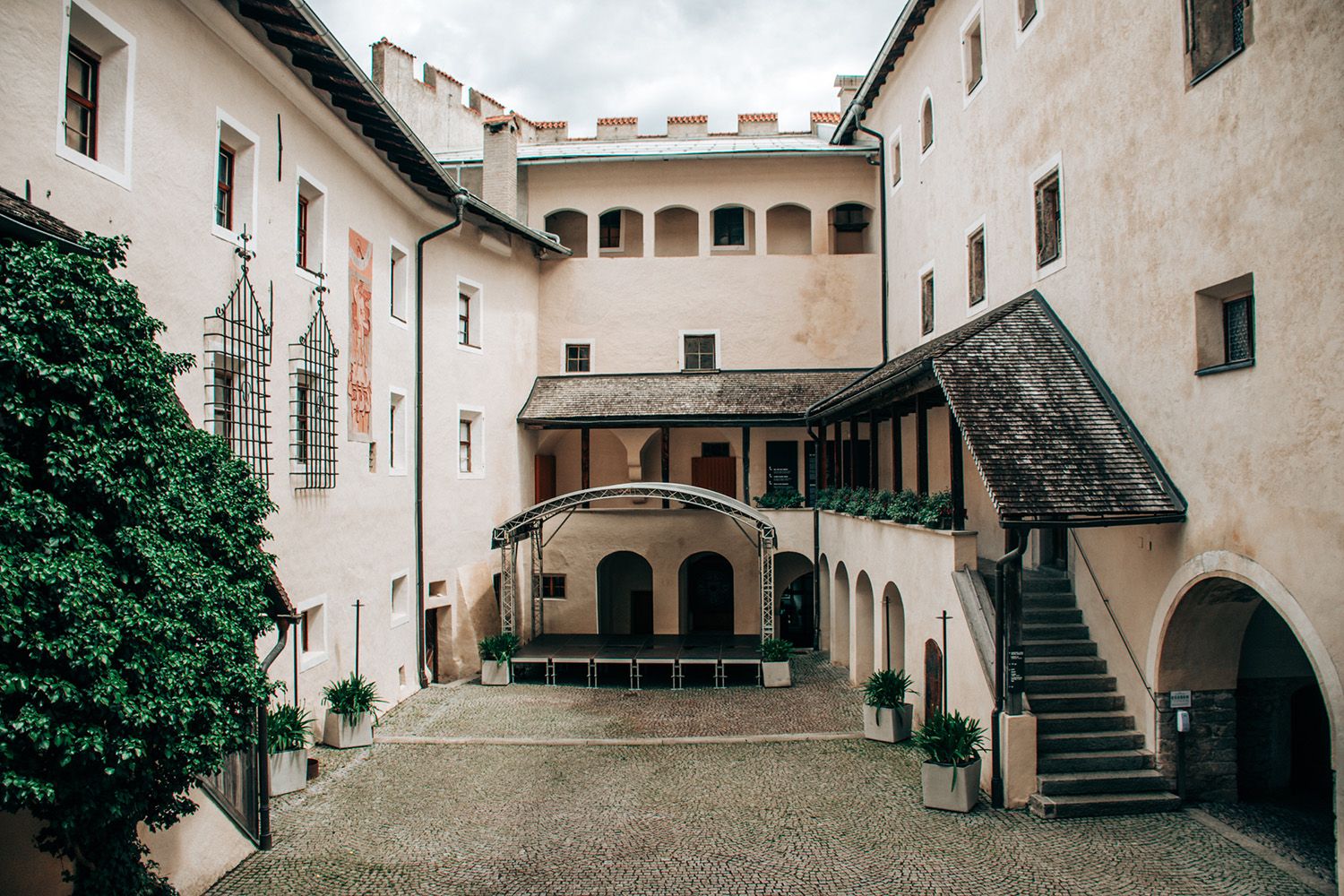 Innenhof von Schloss Bruck