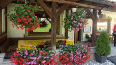 Pension Nina & Gasthof Alpenrose, © bookingcom