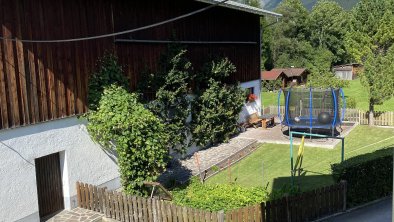 Blick auf den Garten / Nordbalkon Arnika