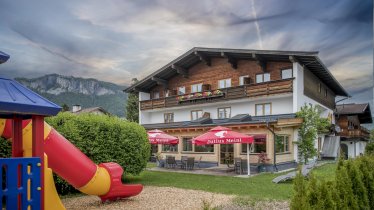 Familienhotel-Central-mit-Spielplatz quer