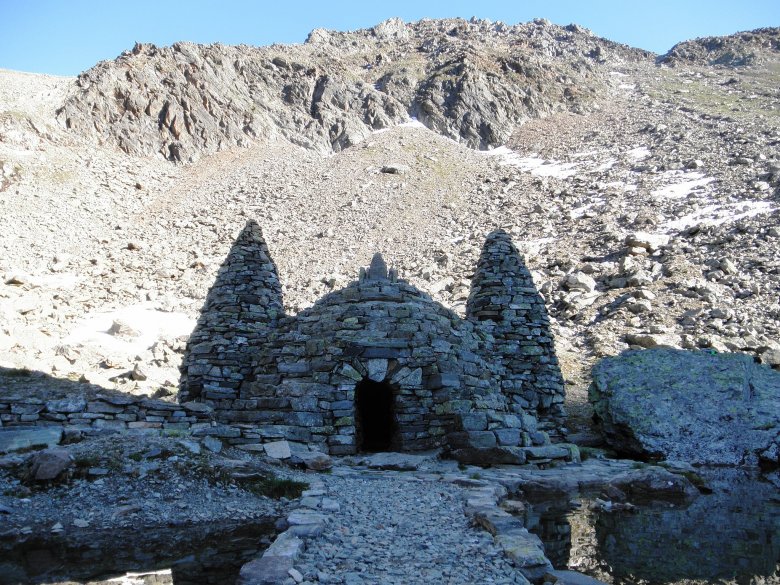 The Apollo temple at the Hundstalsee lake, a unique sight in Tirol. (Photo: Heinz Triendl), © Heinz Triendl