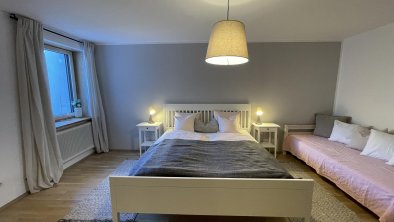 Schlafzimmer und Extrabett