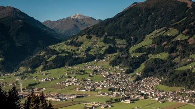 Blick nach Fuegen und zum Spieloch