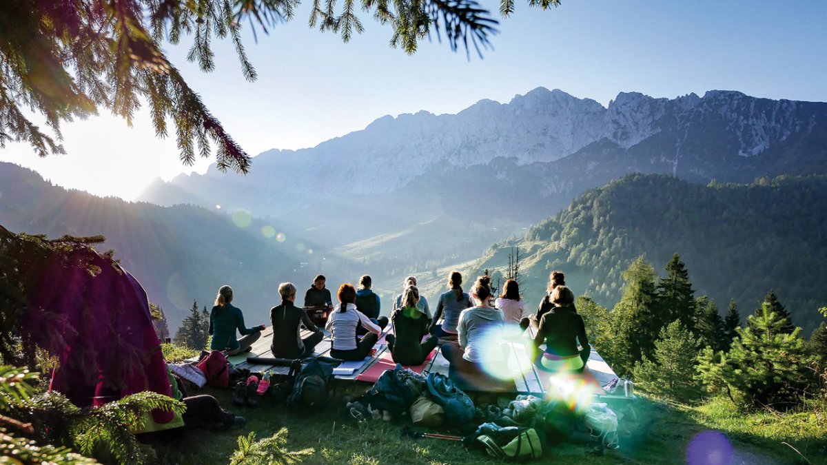 Yoga in the fresh mountain air, © TVB Kufsteinerland