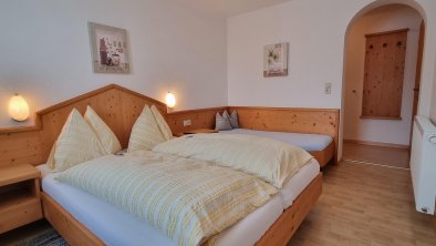 FW Dreibettzimmer